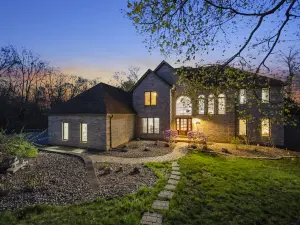 Luxurious Retreat with Hot Tub and Dock - Elegant Riverfront Escape