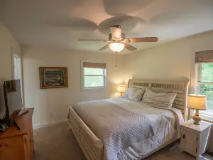 Secluded Retreat, Private Beach, Fire Pits, Games