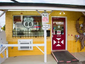 布萊德沙漠旅館