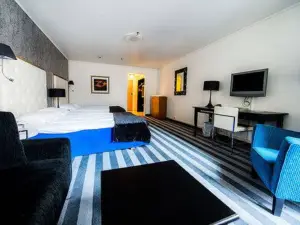 โฮม โรงแรม แกรนด์ โอลาฟ