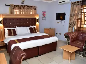 Peninsula Suites