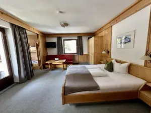 Hotel Zirbenhof
