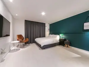 Hotel Pier 48