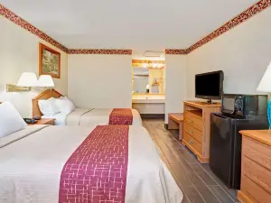 Days Inn & Suites by Wyndham Monroe