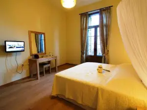 Aktaion Hotel
