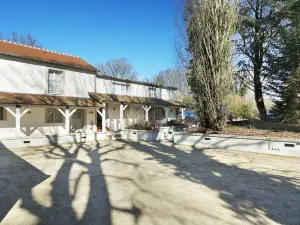Hôtel du Cheval Blanc - Paris Marne la Vallée