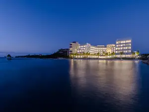 Izla Beach Front Hotel