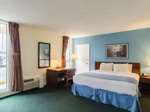 Alamo Inn & Suites