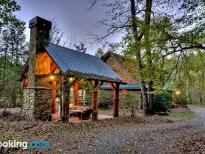 Whisper Creek Lodge