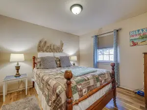 Secluded Tuskahoma Retreat w/ Deck & Views!