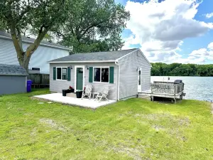 Welcome to Hygge House! -Dual Lake Access-