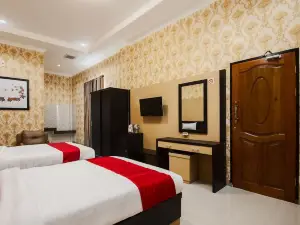 Esther Hotel