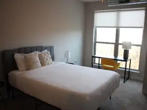 Campustown Lux Apartment near ISU!