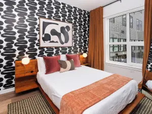 Luxury Apartments by Hyatus at The Jade
