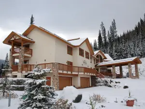 The Pinnacle Lodge
