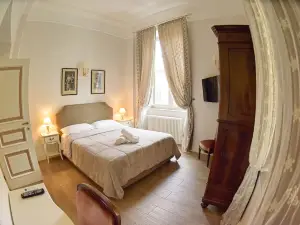 Al Centro Luxury Home
