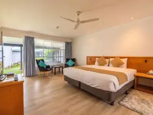 Paradise Hotel & Resort
