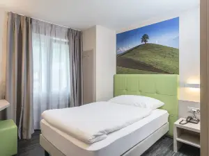 Adhhoc Hotel