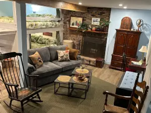 Unique Cozy private 1-bedroom apartment in charming Temple