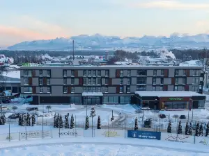 ไอบิส สไตล์ส์ นอวี ทาร์ก