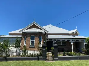 Wingham House - Pet Friendly