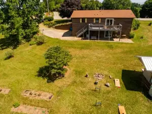 Romantic Garden Studio - 1Br - Indoor Fireplace