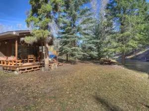 Between the Waters Cabin