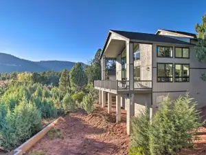 'Pineberry Modern' Luxury Home w/ Panoramic Views!