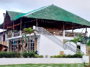 Calle Cinco Resort