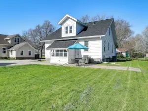 Charming Winterset Vacation Rental with Yard and Patio