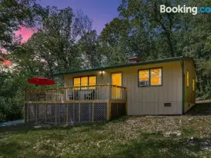 River Access Cabin w Hot Tub, Deck, Grill, & Wifi