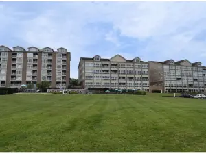 Enjoy Smith Mountain Lake at Mariner's Landing. Indoor Heated Pool and Hot Tub.