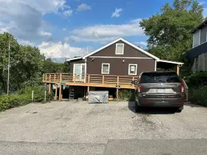 Cabin 53 steps from Porter Beach on Lake Michigan: Family & Pet-Friendly