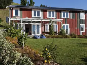 The Pear Orchard Lodge