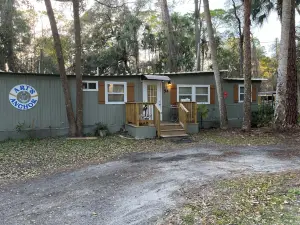 自然海岸飯店和小屋