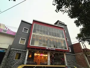 โรงแรม โอม พาเลซ