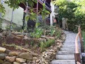 Shankton Harbour 3 Bedroom 4 Bathroom Beach House w Private BEACH SEA path