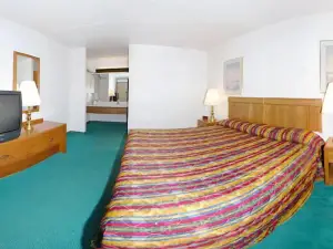 Loyalty Inn Maryville