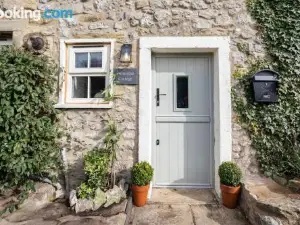 Primrose Cottage with Log Burner (Dog Friendly)