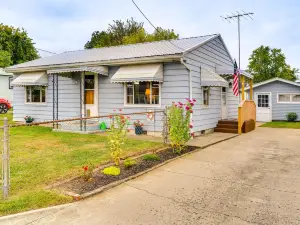 Pet-Friendly Ohio Retreat w/ Patio & Fire Pit!