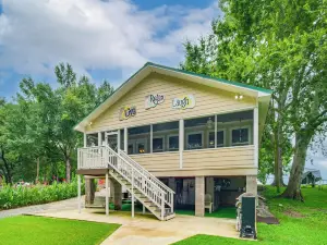 Ferriday Lakehouse w/ Private Dock, Deck, & Yard!