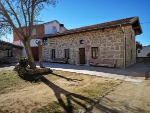 Country Houses Walls
