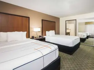 La Quinta Inn & Suites by Wyndham Portland Airport