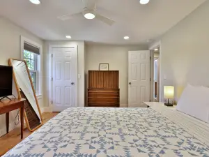 Family Retreat at Lake Bomoseen: Restored 1910s Home, 4BR/2BA