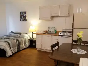 Becket Motel