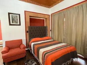 LA CASA ROJA