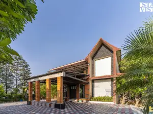 StayVista at Grandeur Living Villa