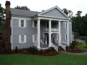 The Elizabethtown Inn