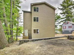 Lakefront Alton Bay Retreat w/ Dock Near Beaches!