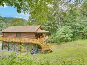 Charming Austin Cabin on 96 Acres of Land!
